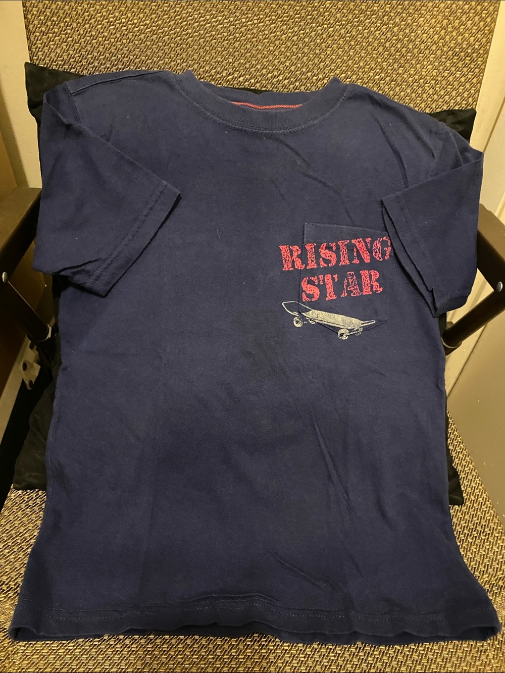 Faded Glory Boys Navy Short Sleeve Tee with Red Graphic. SZ 8m. (C)
